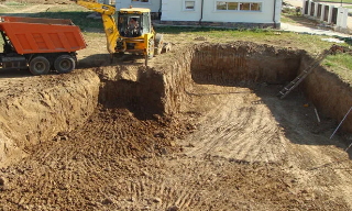 Рытье котлованов под фундамент в Борзе – цена от 2544 руб. за м3 | 2Землекопа-Бря