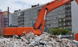 Вывоз строительного мусора с участка в Борзе недорого от 1527 руб. | 2Землекопа-Бря
